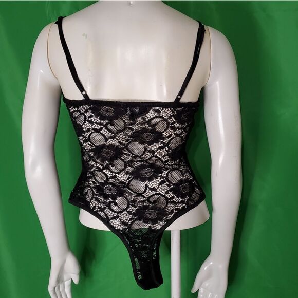 Asos NaaNaa Black Floral Lace Lingerie - Picture 5 of 6